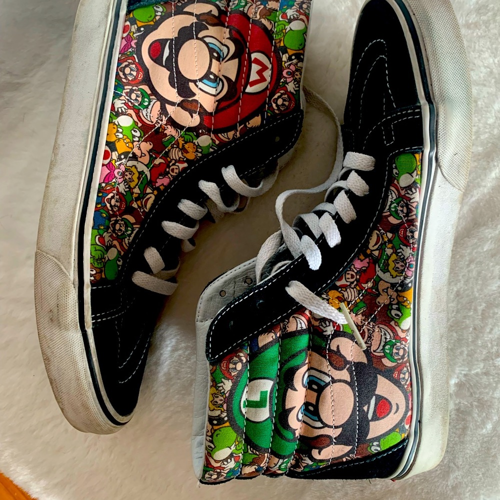 Super Mario Nintendo High-top Vans in Size 9.5